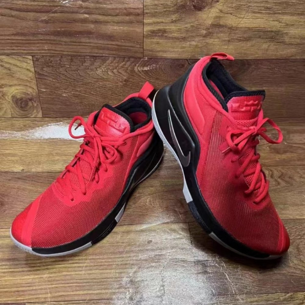 James brand men's sports basketball shoes